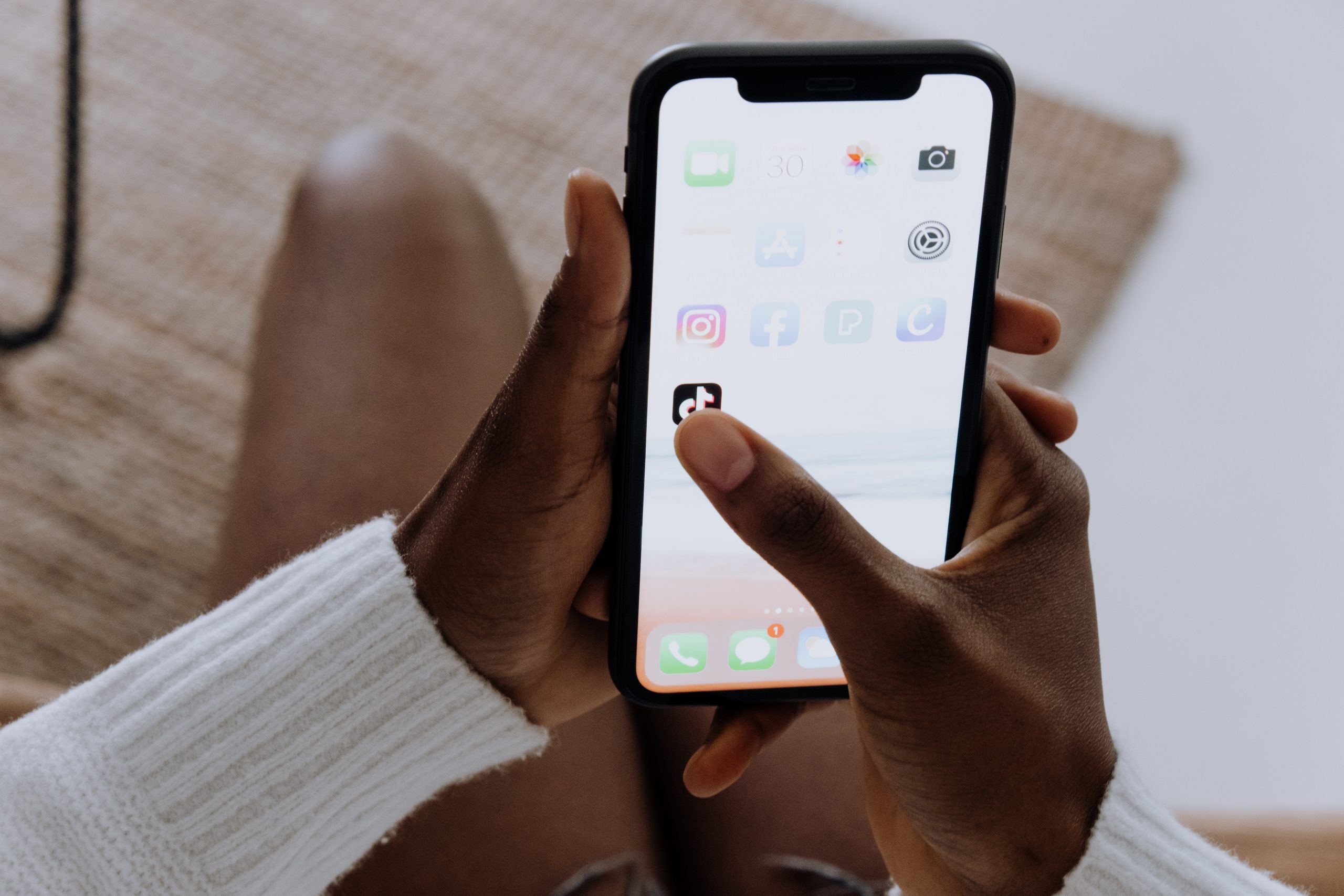 Tik Tok: 5 motivi per portarci il tuo brand